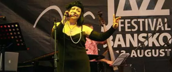 Мери Танева пее Леа Иванова