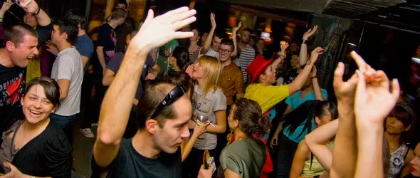 Вампирясай с Elevate за Хелоуин