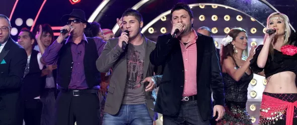 Любими български песни във Великолепната шесторка