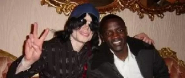 Eйкън в дует с Майкъл Джексън в Hold My Hand