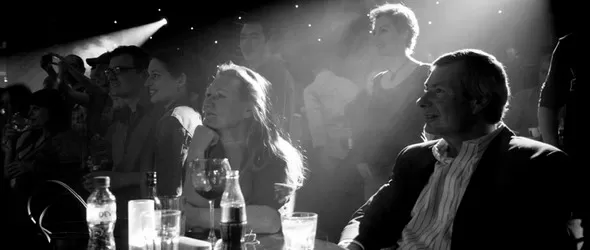 Американският посланик Джейм Уорлик аплодира D2