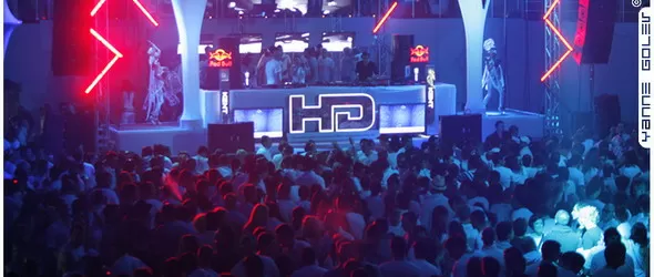 Бал в бяло на Метропoлис събра близо 3000 в зала Христо Ботев