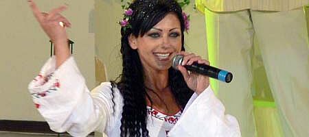 Емануела спечели две награди за месец