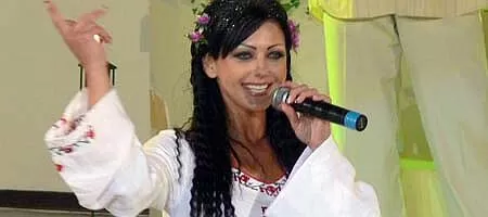 Емануела спечели две награди за месец