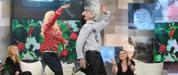 Камелия рожденичка днес, купонясва