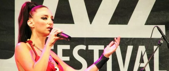 Концертът на Деси Тенекеджиева от Банско по БНТ довечера