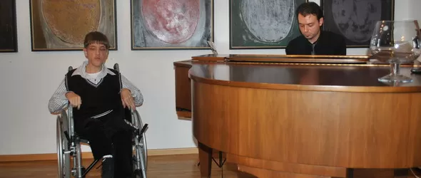 Незрящият талант Крис със самостоятелен концерт