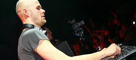 Метрополис откриват сезона с Адам Байер и Мауро Пикото
