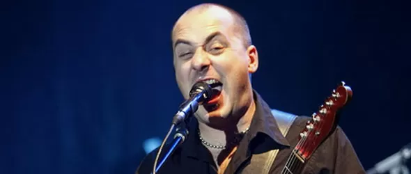 Паникън Уайаскър реновират клуб Строежа с акустика