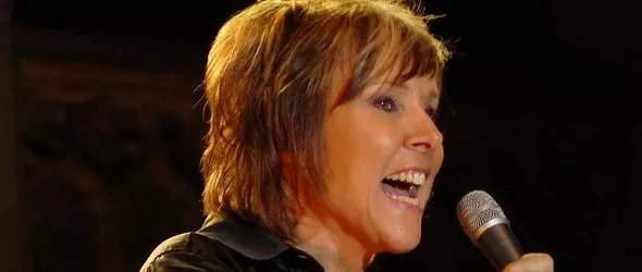 Вая Кон Диос - тиха емоция в София