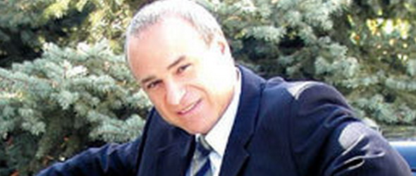 Митко Пайнера уволнява наред