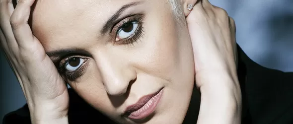 Мариза очаква бебе, отлага концерта си у нас