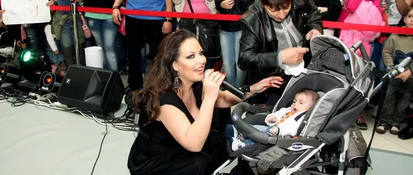 Два ката хоро на концерта на Ивана в Пловдив