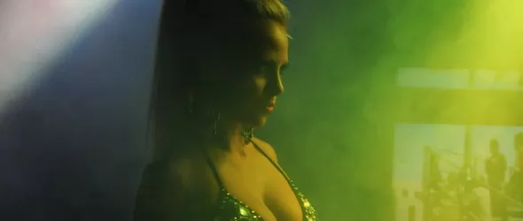 Кристо в главната роля на Classic Movie Night в бър Flight