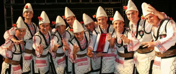 Танцьорите от ансамбъл София 6 стават хаджии