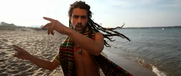 Jahmmi Youth и Zafayah: Black Gully Side за каузата на Карадере