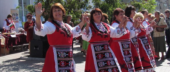 Илия Луков изви най-дългото хоро на света в Украйна