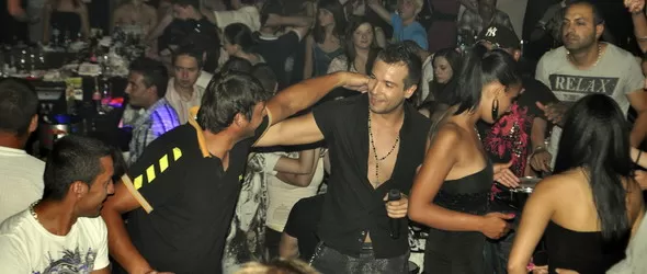 Първото Sexwell парти с Крум взриви Плевен