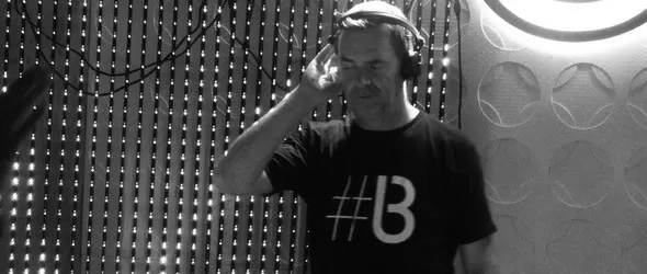 Nick Warren на Cacao Beach. Доктор Хаус по никое време