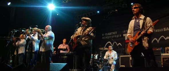 Акага напомниха на Банско, че е време за море