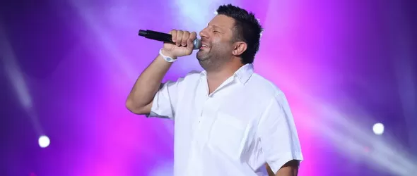 Тони Стораро пее на болкоуспокояващи