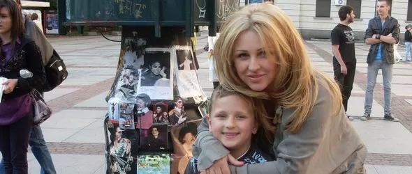 Рени изпраща първокласник