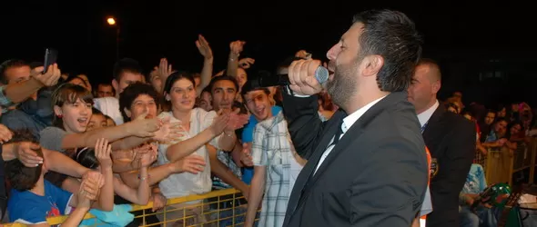 Тони Стораро пя пред 10 000 в Турция