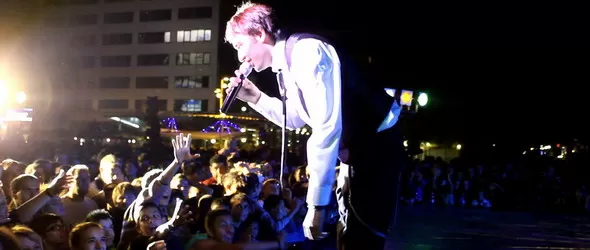 Дамян Попов избухна с феновете си в Добрич