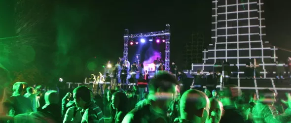 Паметникът на Съветската армия се размърда в хаус ритъм