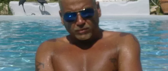 Азис си слага гърди, телевизията излъчва