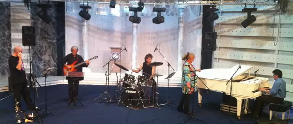 Подариха картина на Стефка Оникян в Косово