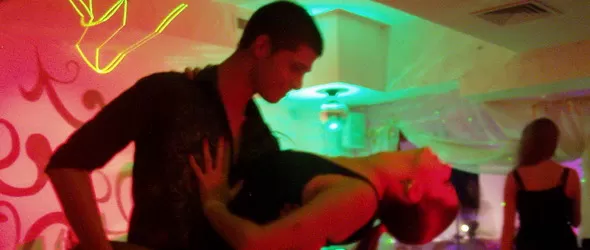 Горещи нощи в клуб Империя