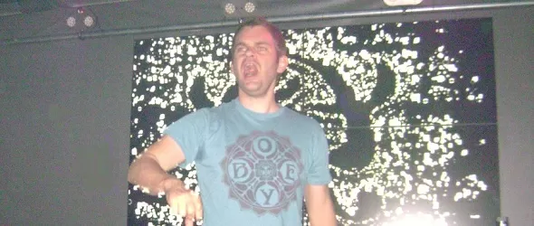 Избухване със Stanton Warriors