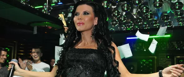 Номерът на Теодора в Два през нощта