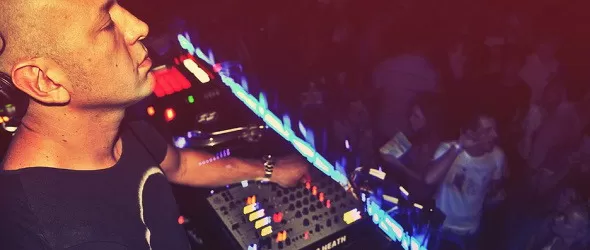 Крали Мarco Минимъл Carola сгази в Ялта