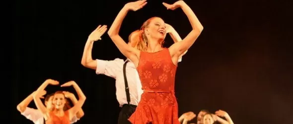 Нешка Робева кани теб и баба ти в Споменът