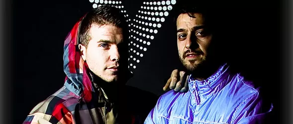 Гръцките диджеи Evo и Teo зад пулта в Culture Beat