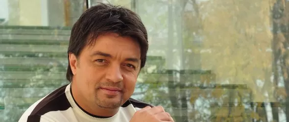 Искрен Пецов на другата страница