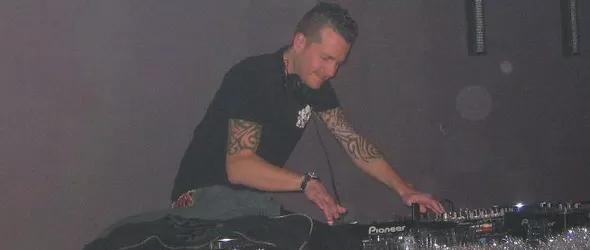 Електронен слалом с ирландеца DJ Fergie