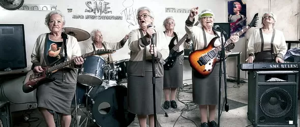 Спечели уникална тениска с логото на София Мюзик Ентърпрайсис!