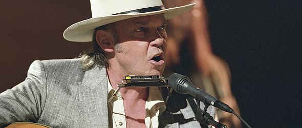 Neil Young отново ще записва с бандата Crazy Horse