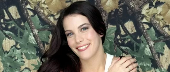 Лив Тайлър пропя