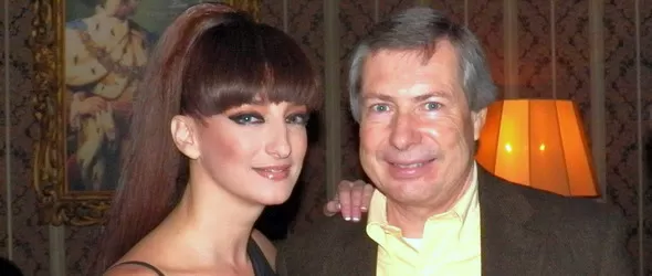 Джеймс Уорлик фен на Деси Тенекеджиева