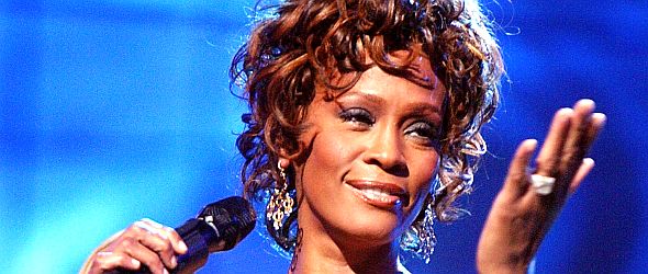Почина Whitney Houston