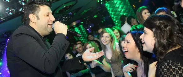 Пролетно настроение с Тони Стораро в клуб Playhouse