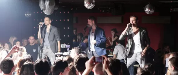 Какво накара Akcent, Bond и Elli Kokkinou да дойдат у нас