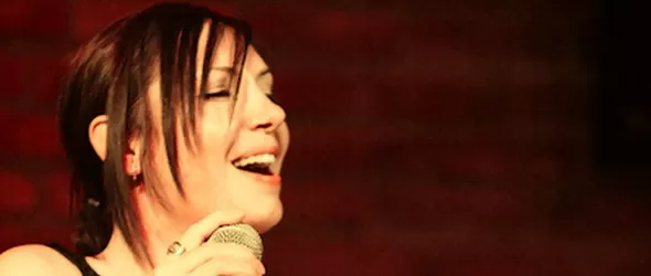 Изкуството да пееш тихо, или Марина Господинова с трио