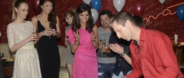 Много музика и 23 тайландски фенера за ЧРД на Славена Вътова