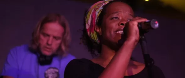 Щастливи зомбита след концерта на Mo Horizons