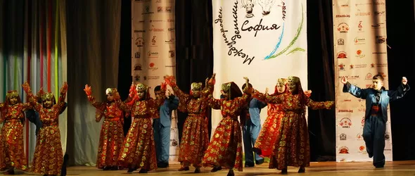 Стотици танцуваха на Международия детски фолклорен фестивал София